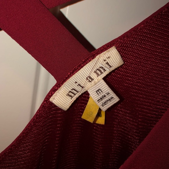 Boutique long-sleeve dress perfect for holidays - Picture 2 of 4